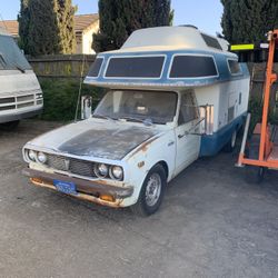 VINTAGE 1977 Toyota RV  