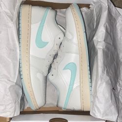 WMNS 9 