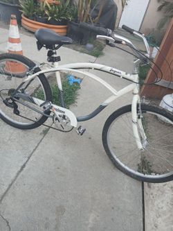 Schwinn Jaguar Cruiser with Tag Along bike