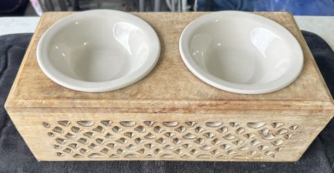 Raised Pet Feeder