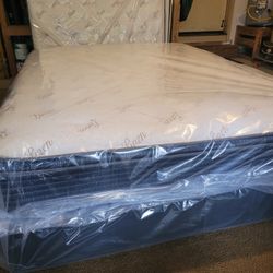 Comfy Queen Mattress And Boxspring 