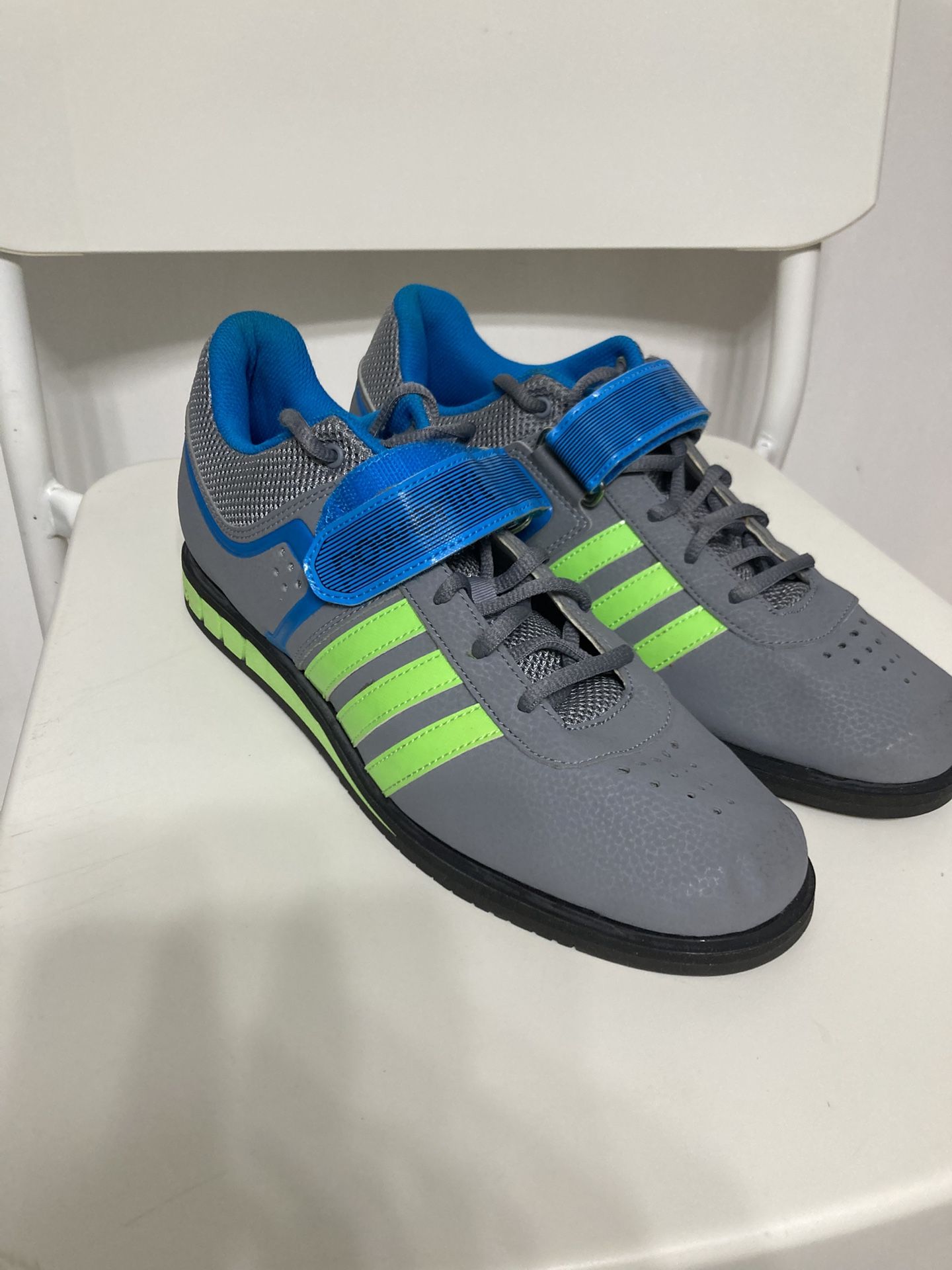 9.5 Adidas Powerlift 2.0