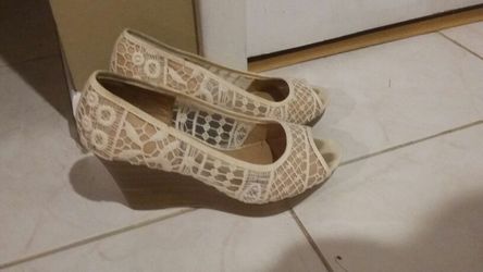 Off white wedges american eagle