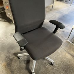 Black Swivel Chair 