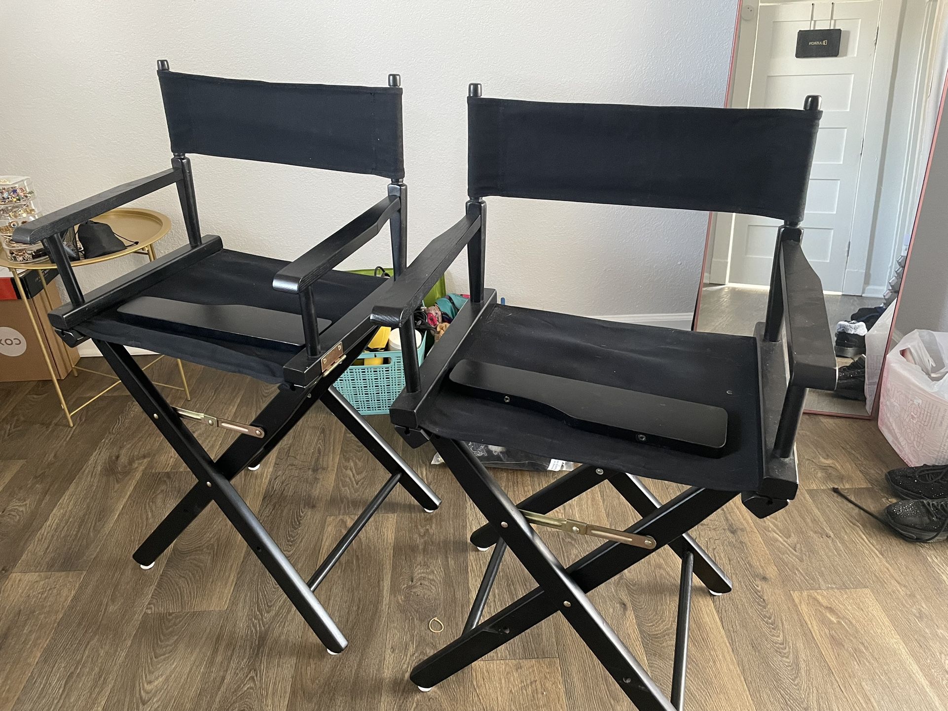MUA CHAIR