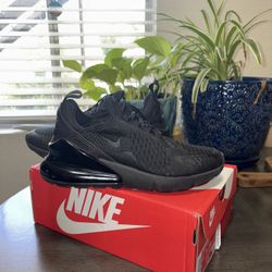 Nike Women’s  AIR MAX 