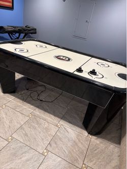 HOCKEY TABLE