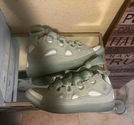 Lanvin curb
