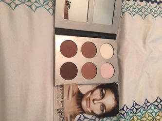Contour and highlight palette