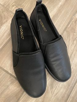 Vionic arch support Women’s Shoes Size 9w
