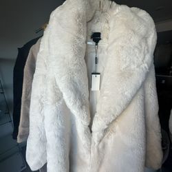 JLux Label White Fur Coat 