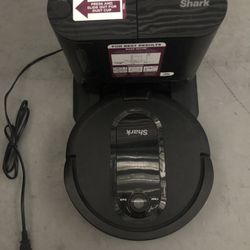 Shark IQ Robot Vacuum with Self-Empty Base – Good Condition! 