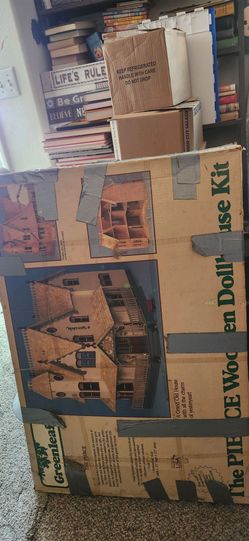 Greenleaf large wooden Victorian dollhouse kit