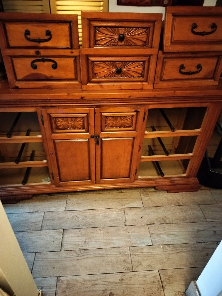 Free Drawer Dresser And Mirror