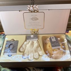 Exfoliating Body Spa Set New In Box