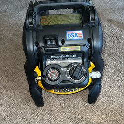 Dewalt 20v Brushless Flexvolt advantage 2.5 Gallon Air Compressor Like New Tool Only 