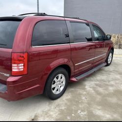 2010 Chrysler Town & Country