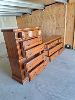 Old Kitchen Cabinet's $280 FIRM