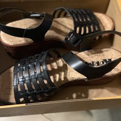 Women’s Size 9 Wedge Sandal
