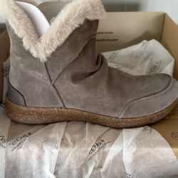 Boots Taos Size 10