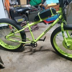 2012  MONGOOSE  BMX 26 INCH  FAT  TIRE  EBIKE ..COASTER REAR BRAKE ALL NEW PAINT,  TIRES,CHAIN, BARS ,NECK,PEDALS, 1000 WATTS 48 VOLTS  CUSTOM  FUN. 