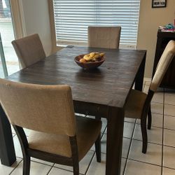 Dinning Table 
