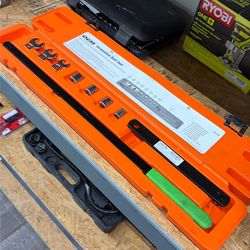 Serpentine belt tool