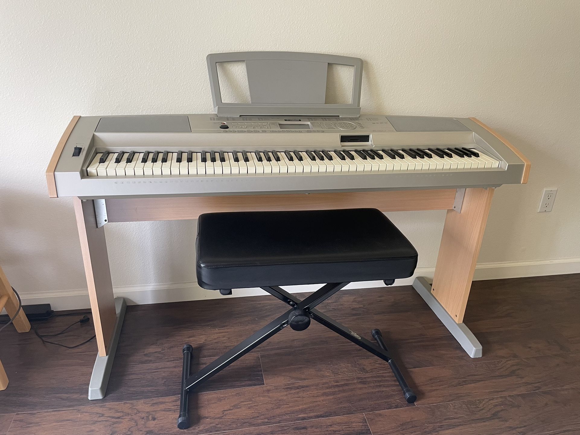 Yamaha Portable Grand DGX-500