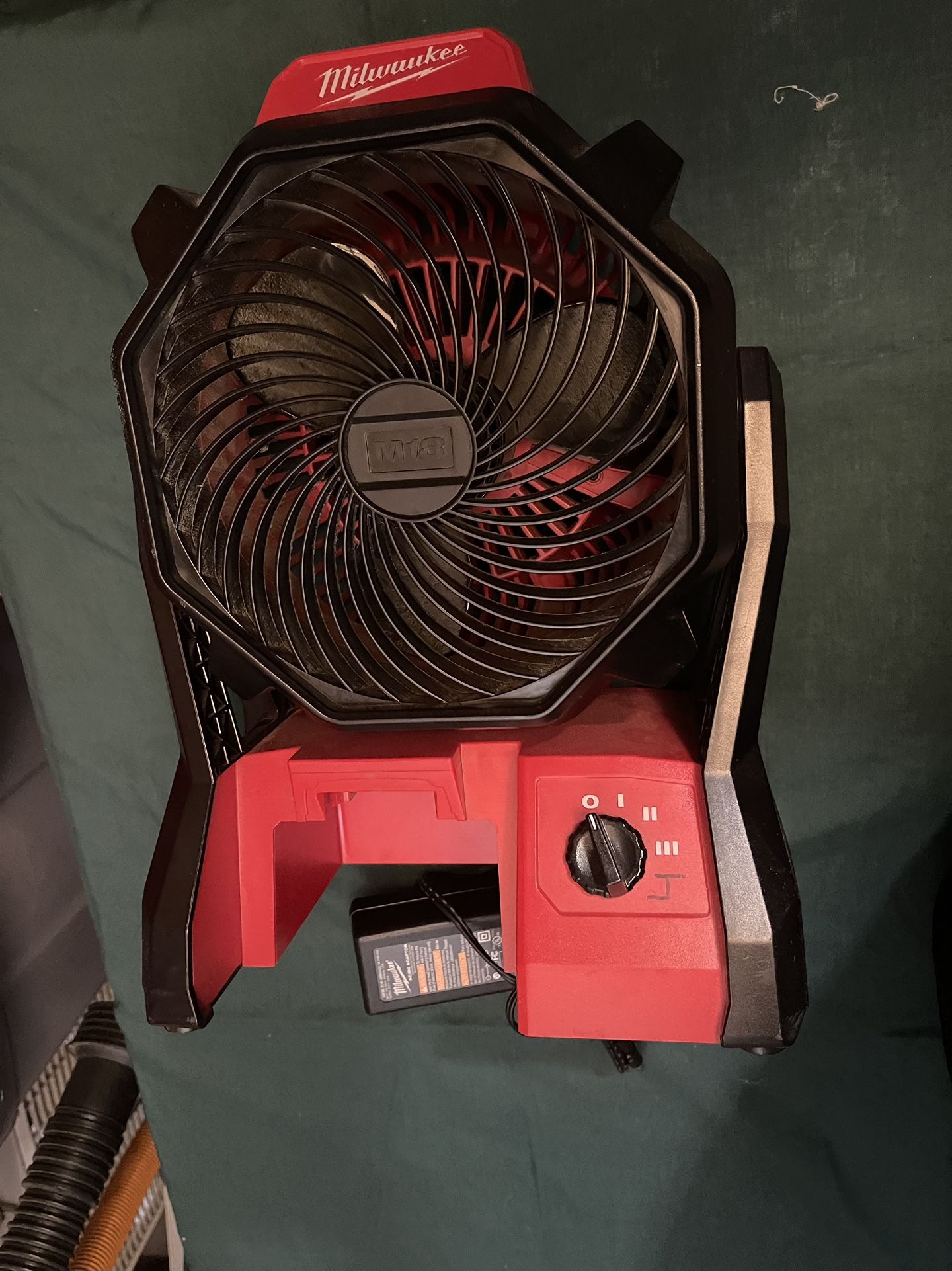 Milwaukee M18 Job site Fan 0886-20 (Tool Only)