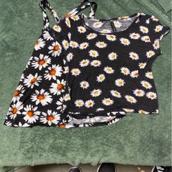 2 daisy tops