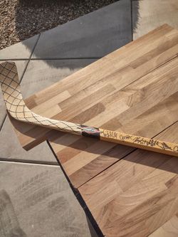 1996/ 97 Phoenix Coyotes Team Signed Stick