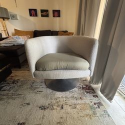 Knoll D’urso swivel chair