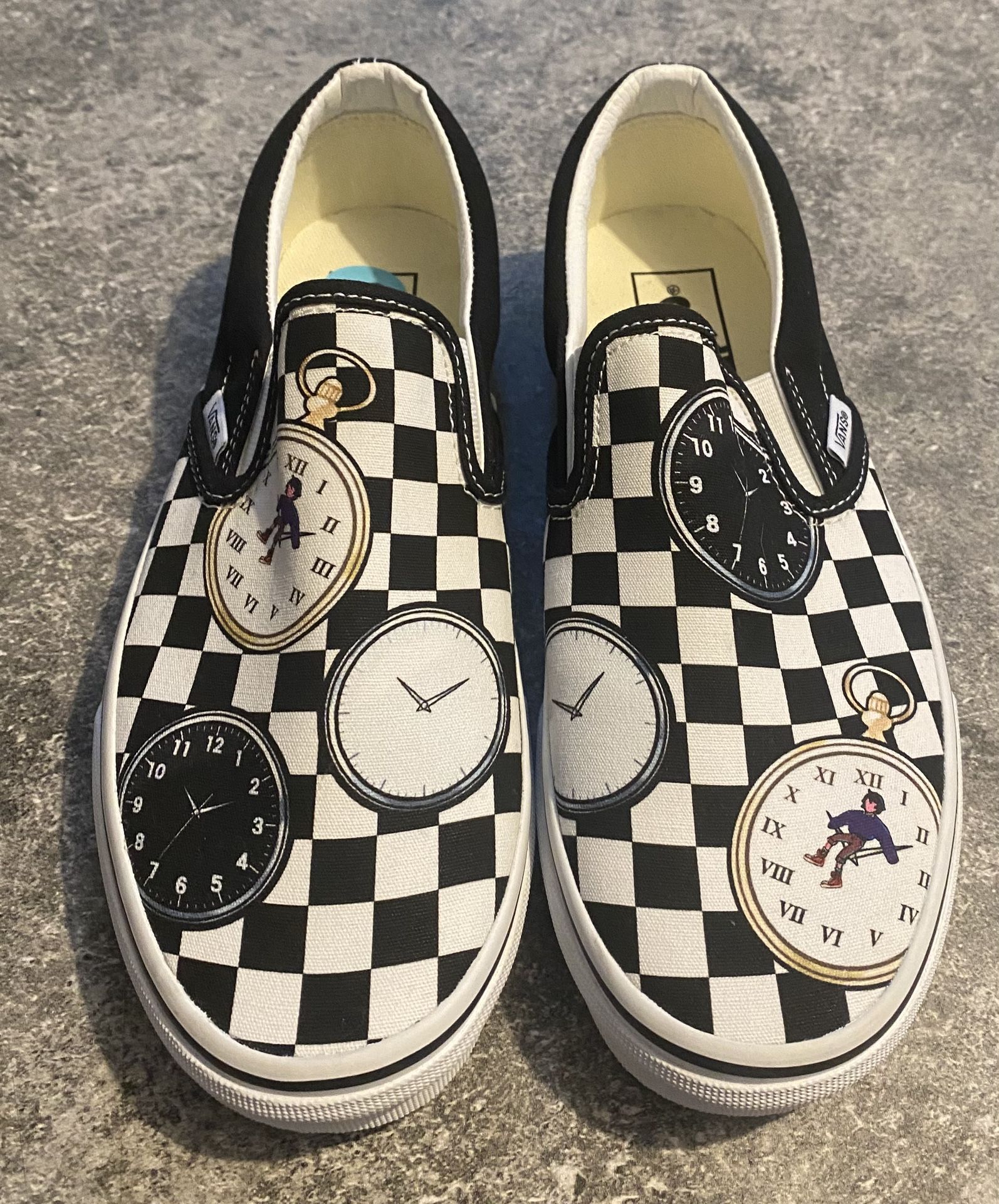 VANS checkerboard / Clock design Classic Slip On Sk8 Shoes Size 6 G, NEW !