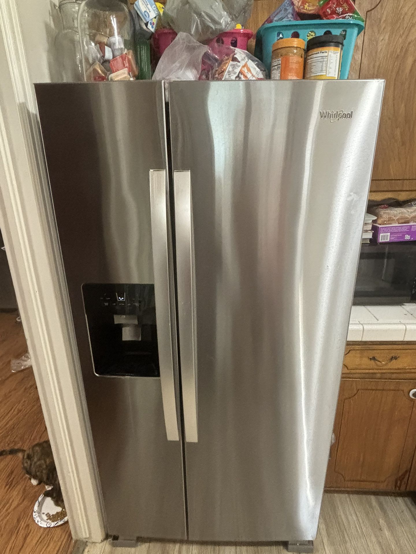 Whirlpool 21.4-cu ft Side-by-Side Refrigerator with Ice Maker, Water and Ice Dispenser 