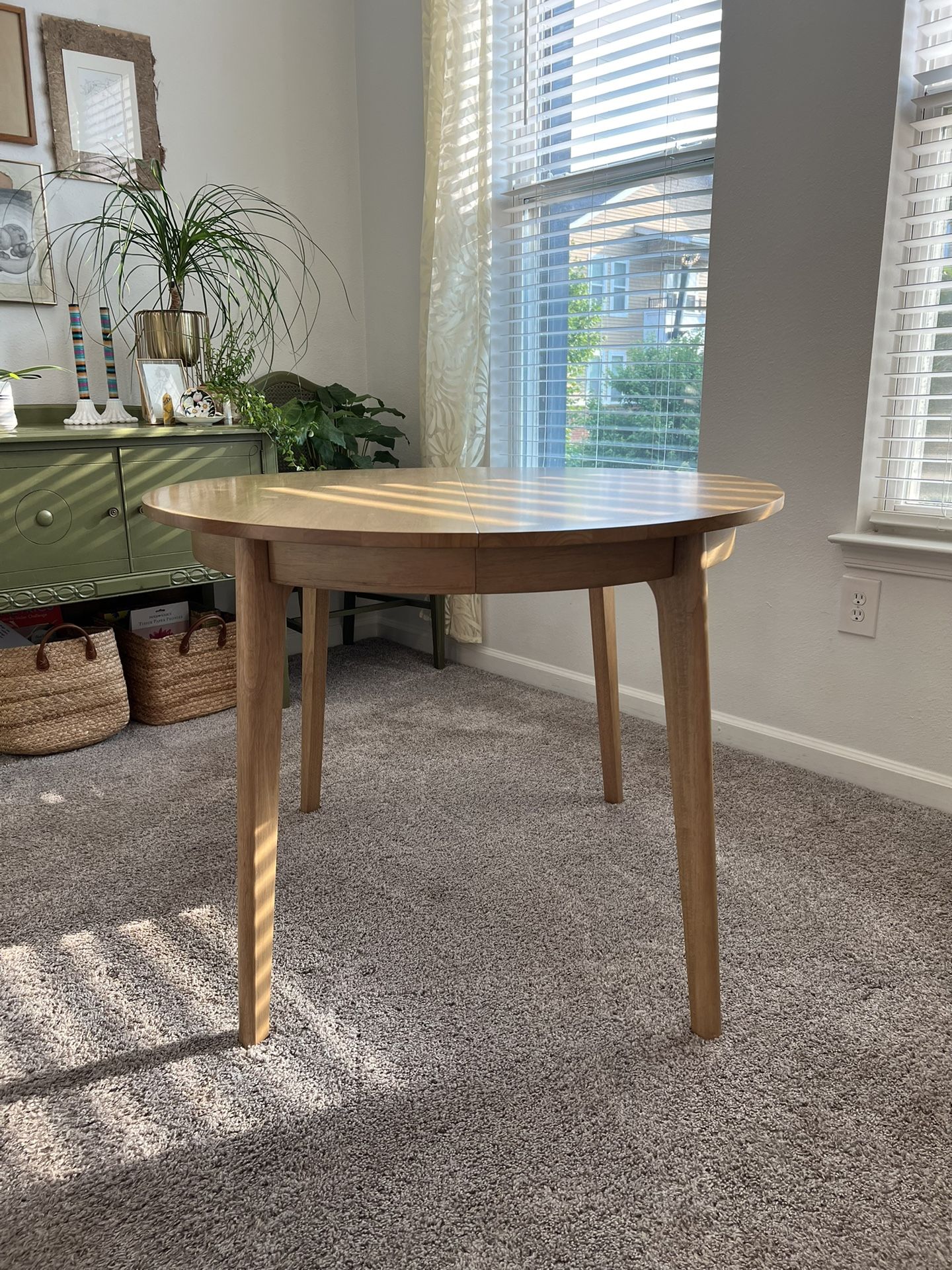 Mango Wood Dining Table Seats 4-6