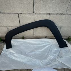 New Jeep Renegade 2015-2021 Wheel Arch Molding Driver Side | Front Aftermarket 