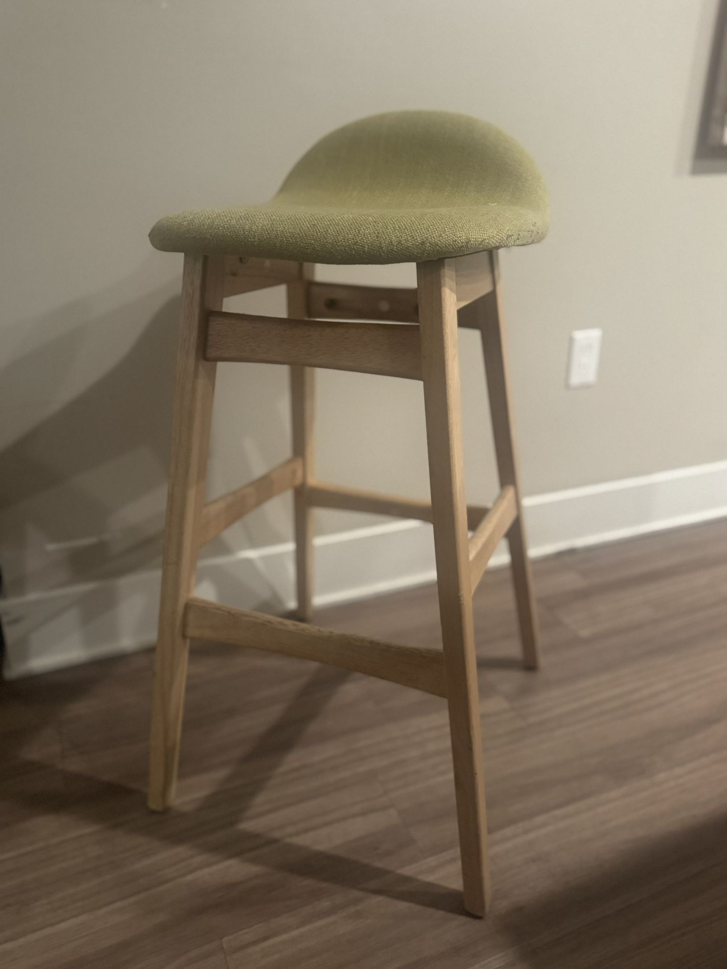 2 STOOLS