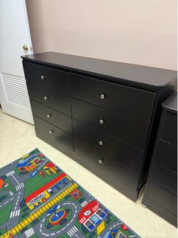 8 drawer dresser with rails