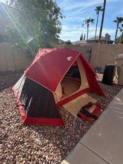 Like new Ozark trail sport dome tent 3-4 people. 8”x9” in brand new conditions. Comes with everything.