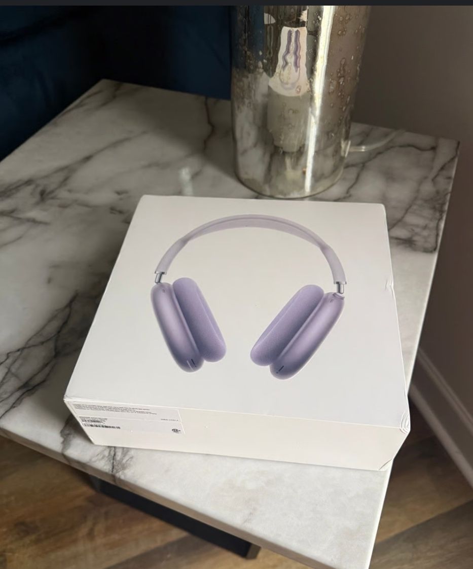 AirPod Max purple