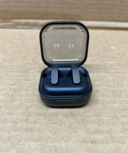 Samsung Galaxy Buds 4. Like new. No box. Price is firm $100, do not ask for less.