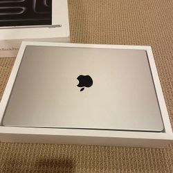 14" Apple MacBook Pro M4 Max 40-Core 128GB RAM 2TB SSD 2024 Black Good
