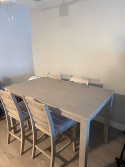 Dining room table