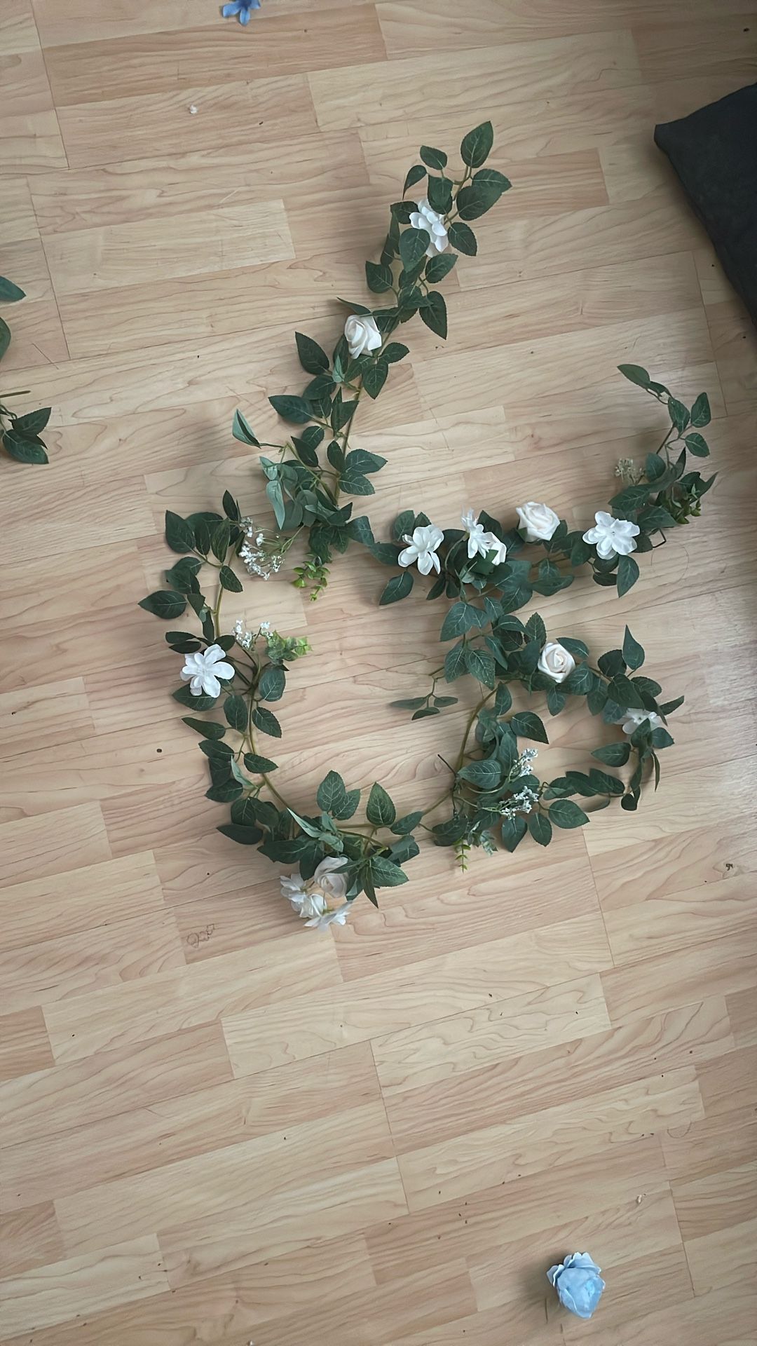 Floral Garlands White Roses 35” Bundle of 16
