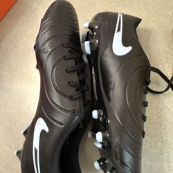 Soccer Cleats Size 9 Men’s New