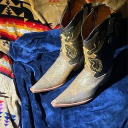 Black Stone Cow Boy Boots Gold Color 