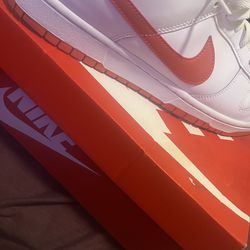 Nike dunk low white Picante red