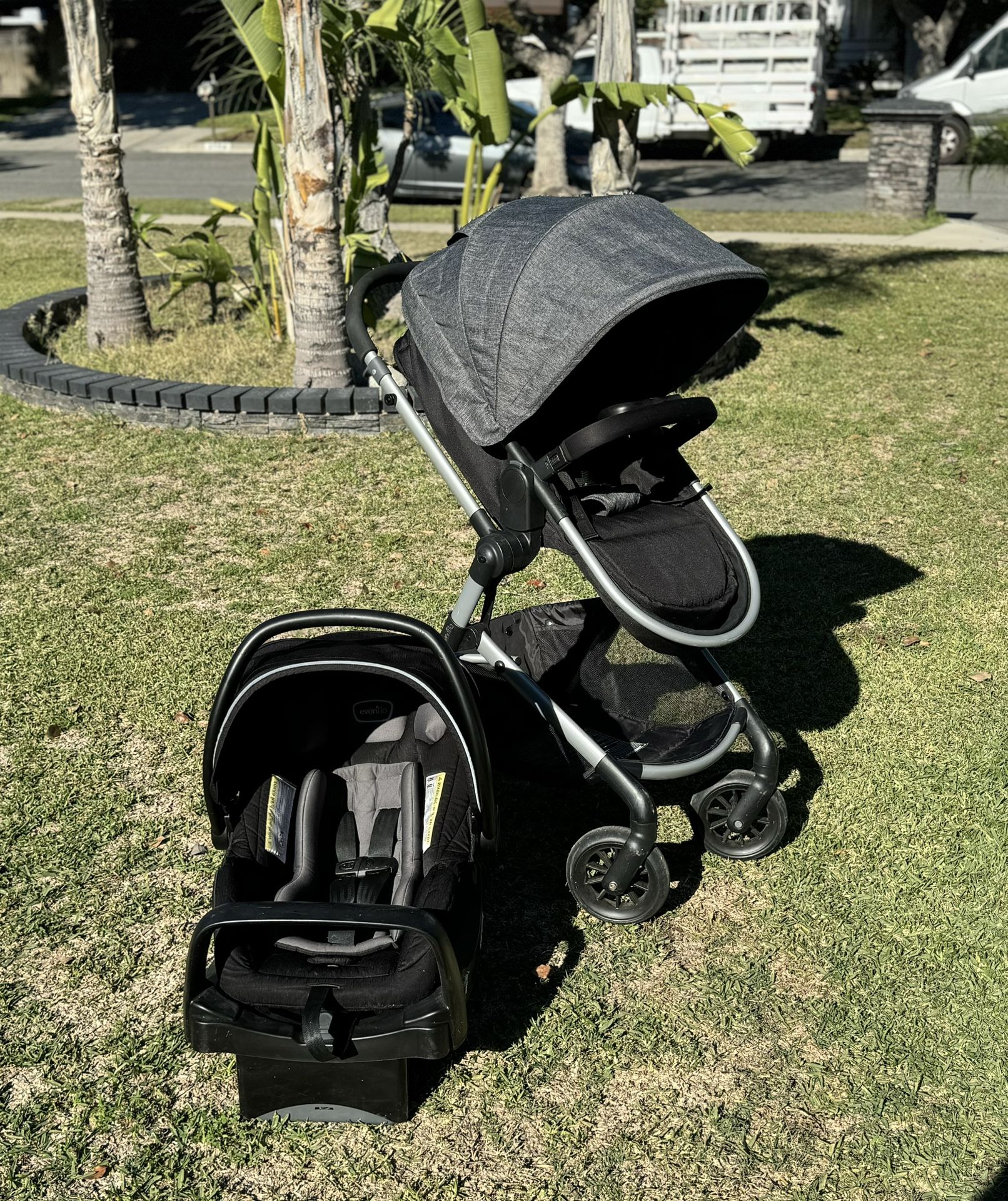 EVENFLO PIVOT MODULAR 3 In 1 BASS STROLLER AND CAR SEAT