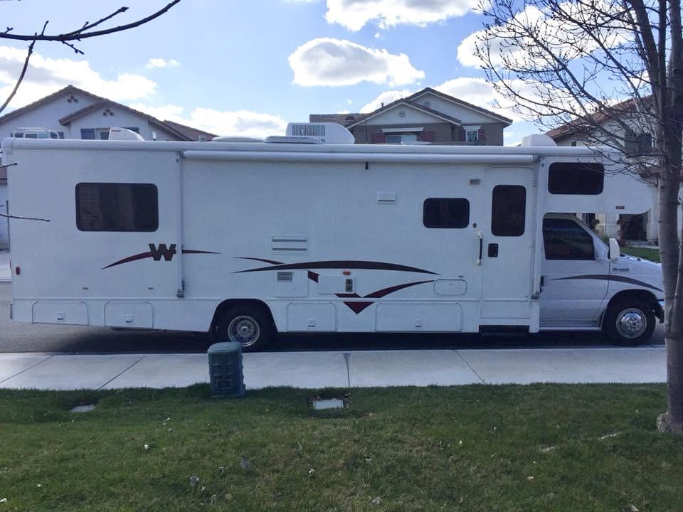 2006 Winnebago Outlook 31SC