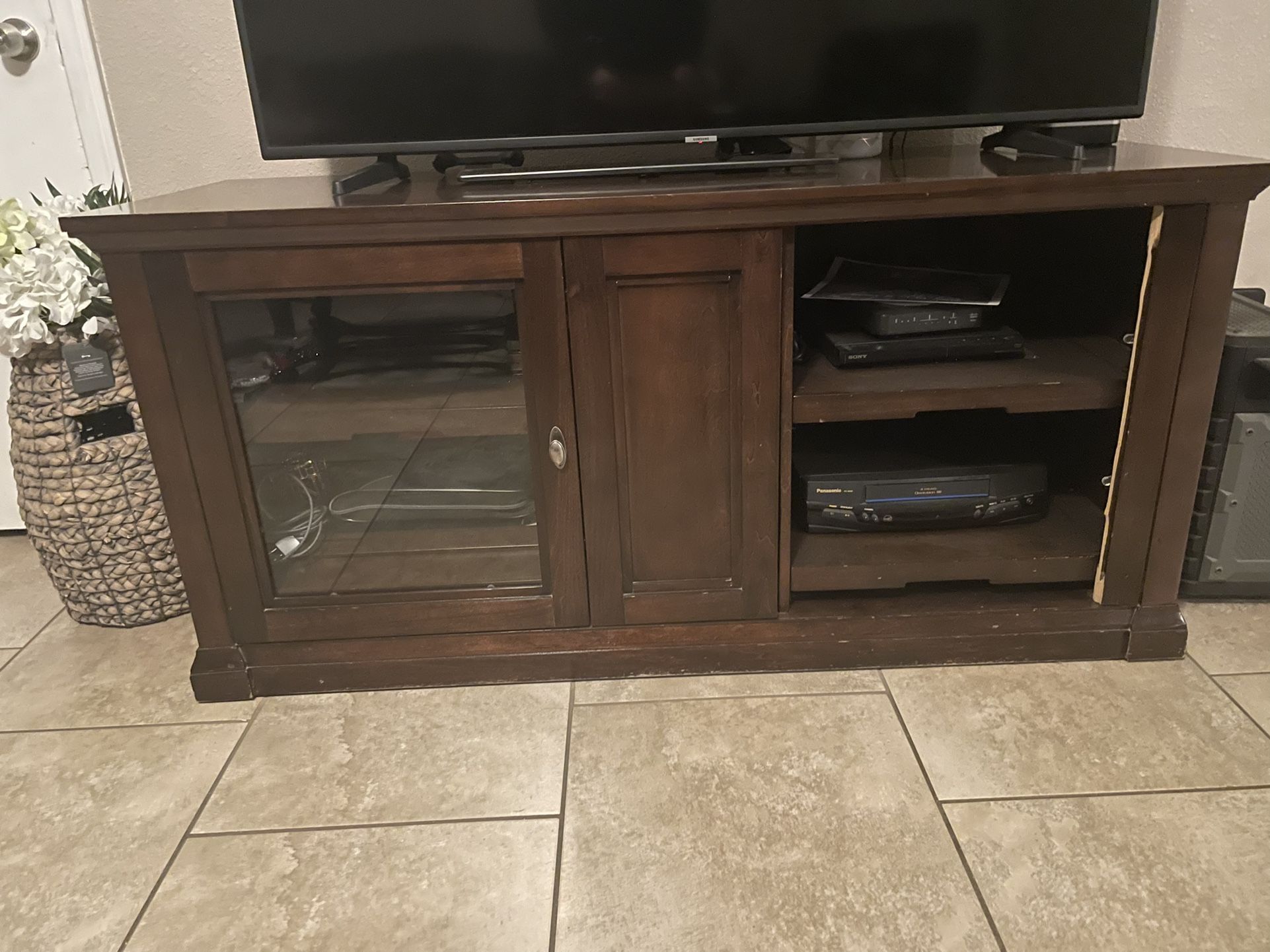 Tv stand